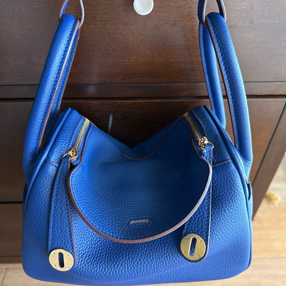 Elegant Blue Leather Handbag